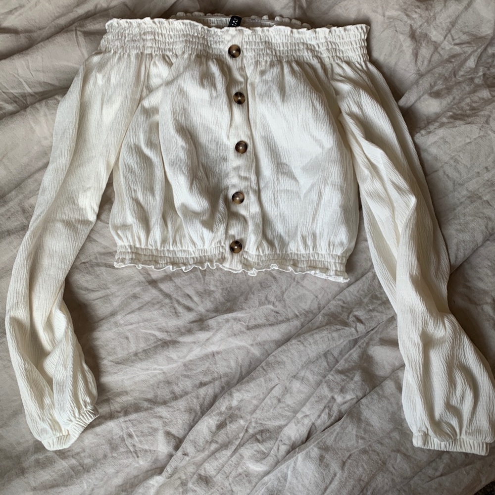 H&M NWOT Off-The-Shoulder Crop Top